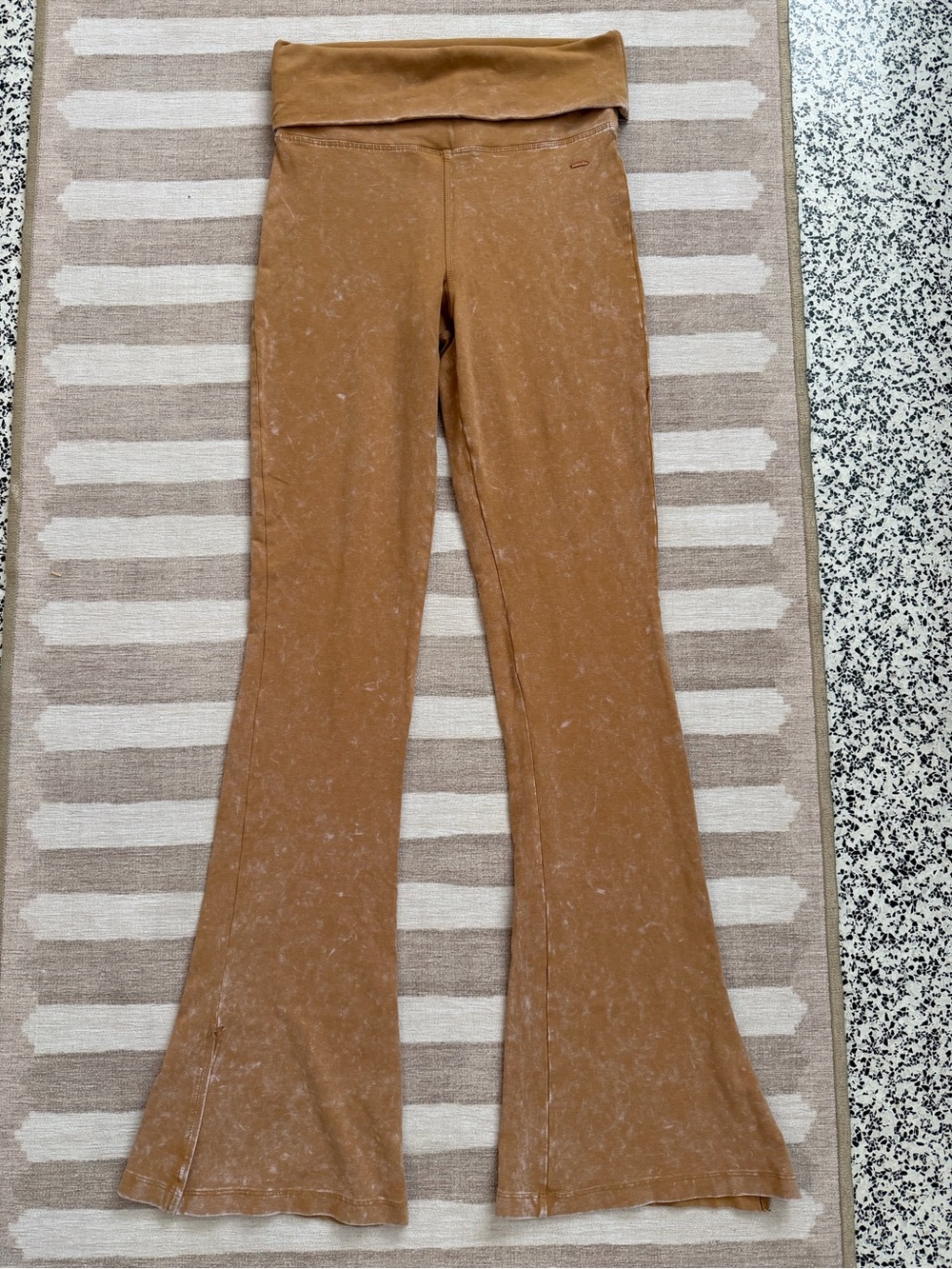PINK Victoria’s Secret Foldover Flare Yoga Pants Small Caramel Brown